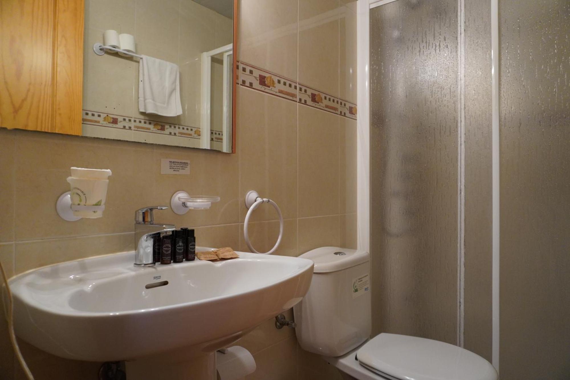 Apartamentos Casa Domenc Aren Luaran gambar