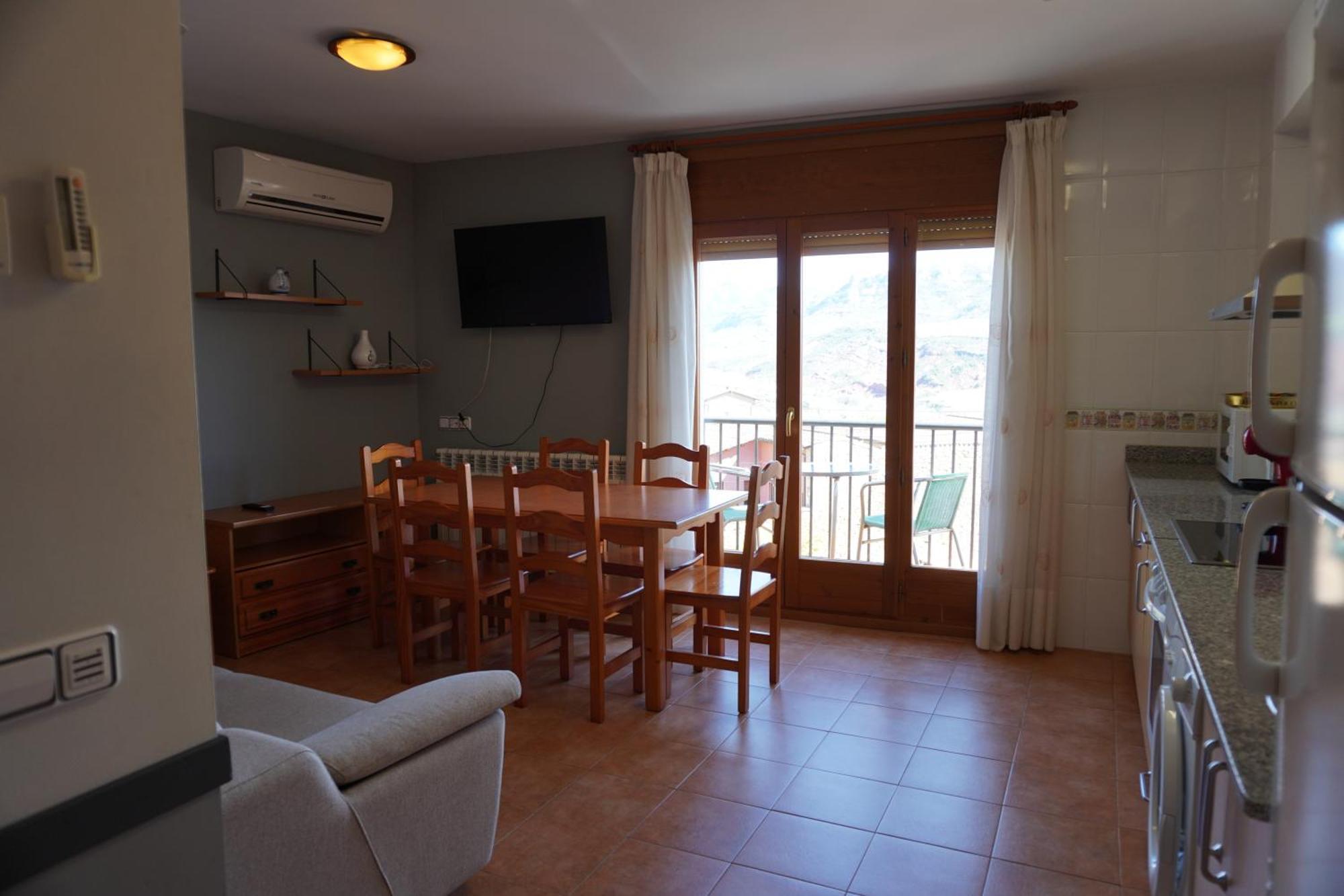 Apartamentos Casa Domenc Aren Luaran gambar
